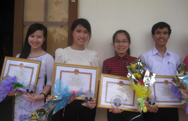 Khôi phục giải thưởng khuyến học Võ Chí Công