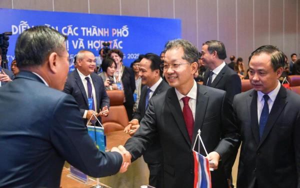 Mở rộng bản đồ hợp tác quốc tế, hướng tới phát triển bền vững