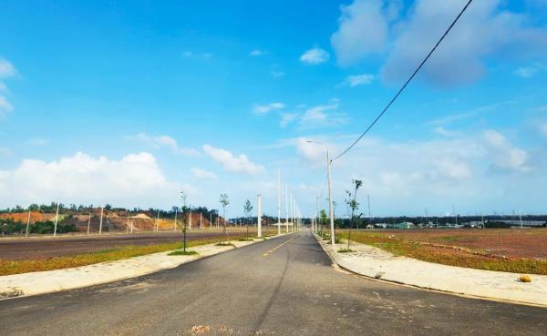 Vì sao cụm công nghiệp cẩm lệ đồng không mông quạnh ?