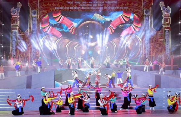 Tổng duyệt chương trình nghệ thuật khai mạc Lễ hội Đền Hùng và Tuần Văn hóa - Du lịch Đất Tổ