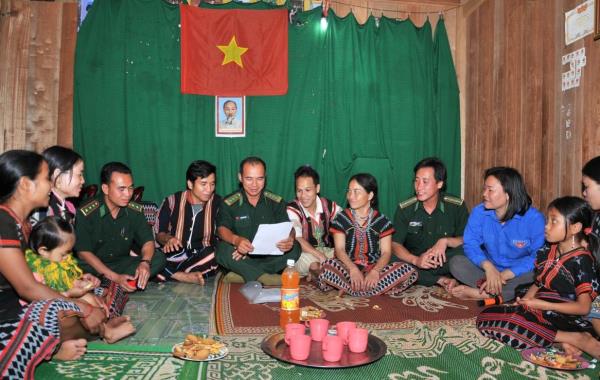 Bác Hồ trong lòng người Cơ Tu