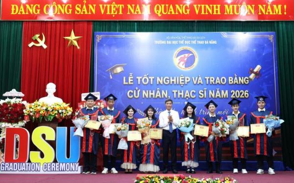 Trường Đại học Thể dục thể thao Đà Nẵng trao bằng tốt nghiệp cho 169 sinh viên