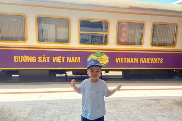 Trên chuyến tàu di sản, tìm lại giá trị của hành trình
