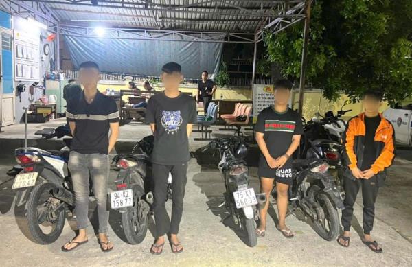 Giữ bình yên trên những cung đường đêm