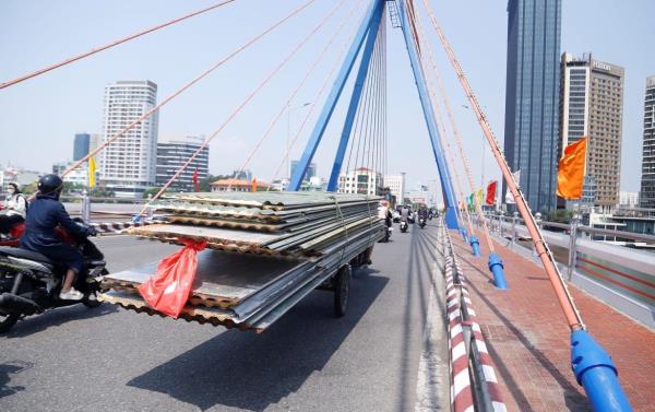 Rùng mình với ba gác siêu trường