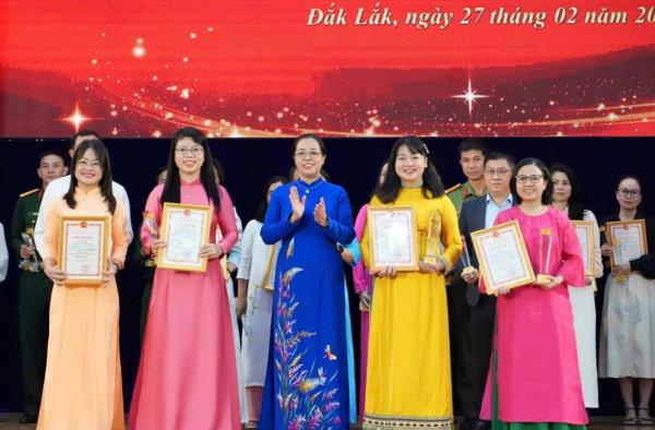 Đắk Lắk trao giải cho các tác phẩm báo chí xuất sắc về xây dựng Đảng