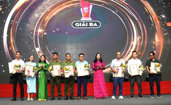 Đà Nẵng tôn vinh 60 tác phẩm đoạt Giải Báo chí Huỳnh Thúc Kháng lần thứ I