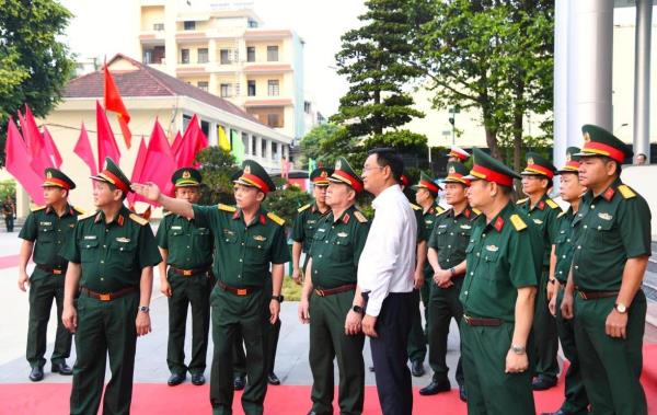 Đại tướng Nguyễn Trọng Nghĩa thăm, làm việc tại các đơn vị trên địa bàn Đà Nẵng