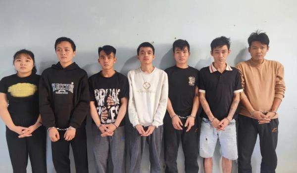 Tóm trọn ổ ma