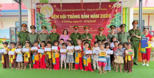 Ngũ Hành Sơn mang Trung thu yêu thương đến trẻ em xã A Vương