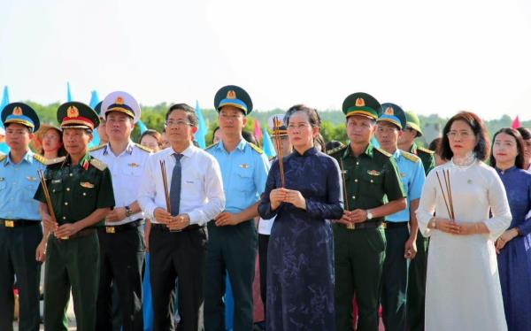 Hơn 1.500 phụ nữ Đà Nẵng tri ân Mẹ Việt Nam anh hùng