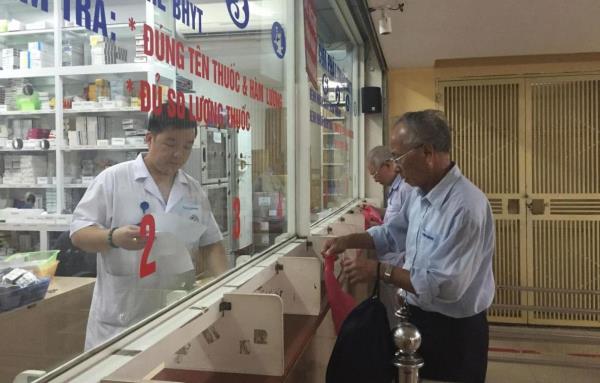 Rà soát việc cấp thuốc ngoại trú trên 30 ngày cho người có bảo hiểm y tế
