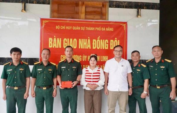 Trao Nhà đồng đội - thêm điểm tựa cho người lính vùng sạt lở