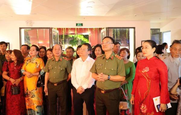 Đêm nghệ thuật đặc sắc bên sông Hàn