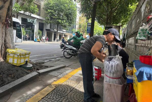 Trật tự vỉa hè và khoảng trống sinh kế của những người yếu thế