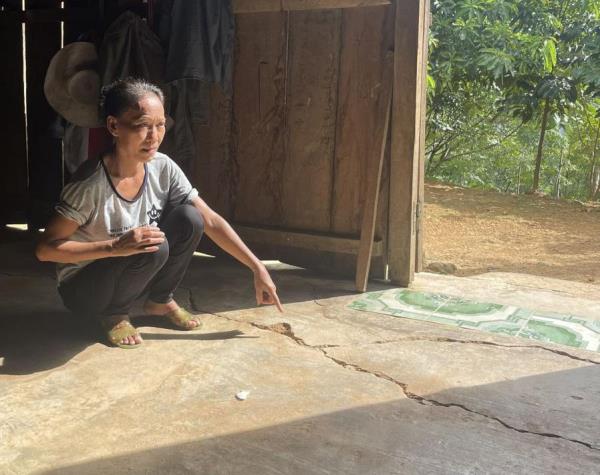 Nguy cơ sạt lở uy hiếp hàng chục hộ dân ở huyện miền núi Quảng Bình