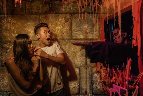 Điểm danh những khu vui chơi rùng rợn nhất mùa Halloween 2023
