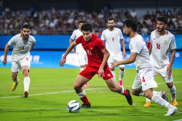 Bóng đá nam ASIAD 2023: Đàn em đi tiếp, anh cả ra rìa