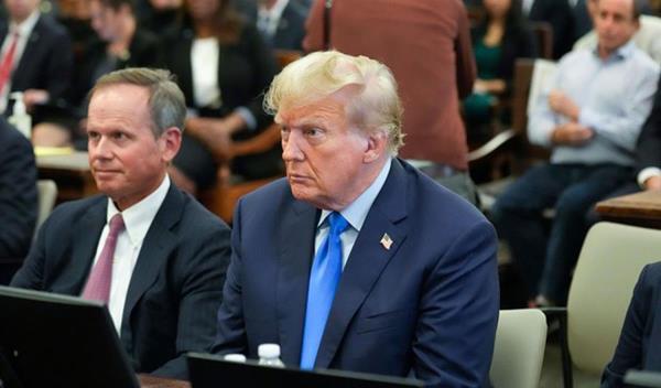 Ông Trump hầu tòa ở New York