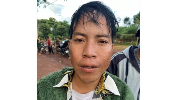 Rủ bạn chà đồ nhôm