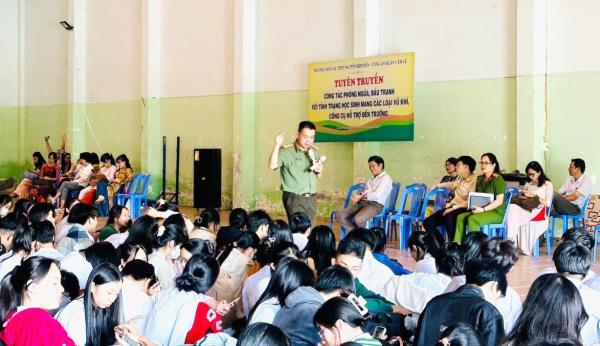 Phòng ngừa, đấu tranh với tình trạng học sinh mang vũ khí, công cụ hỗ trợ đến trường học