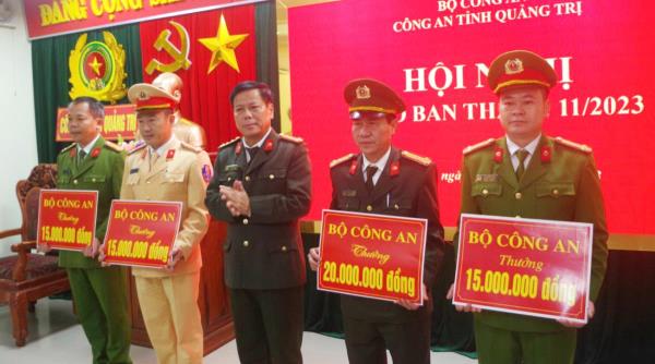 Lập thành tích xuất sắc trong đấu tranh tội phạm, nhiều đơn vị Công an Quảng Trị được khen thưởng