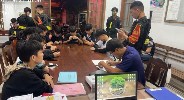 Theo chân Cảnh sát 911 Đà Nẵng ngăn chặn báo thủ, quái xế