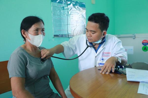 Bệnh viện Trung ương Huế đến với bà con vùng rốn lũ