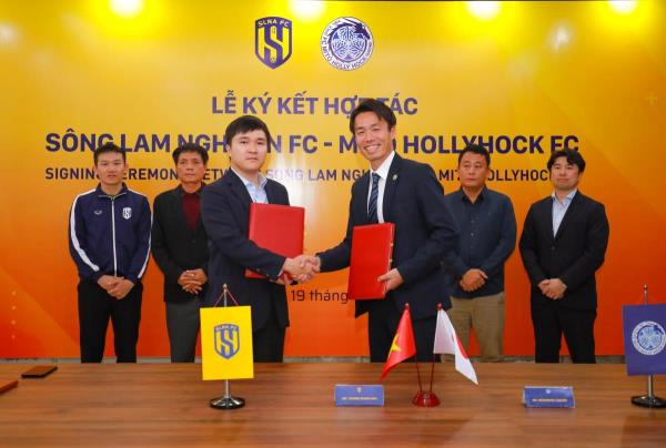 Sông Lam Nghệ An ký kết hợp tác với Mito Hollyhock đến từ Nhật Bản