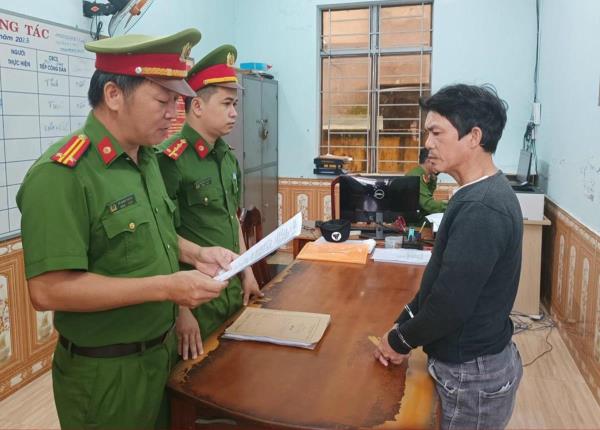 Bắt kẻ hiếp dâm người tình cũ