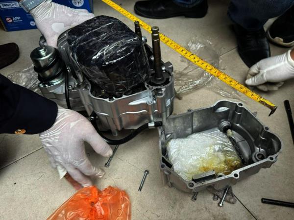 Những chuyến hàng Tết không về tới bến