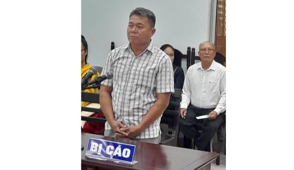 Mang tội giết người  vì tranh đất