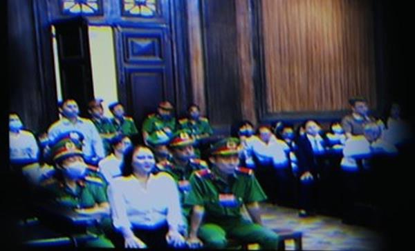 Bị cáo Nguyễn Phương Hằng: Tôi khỏe mạnh, tinh thần minh mẫn…