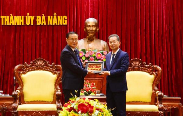 Bí thư Thành ủy Đà Nẵng Nguyễn Văn Quảng tiếp Thứ trưởng Ban Tuyên truyền Trung ương Đảng cộng sản Trung Quốc