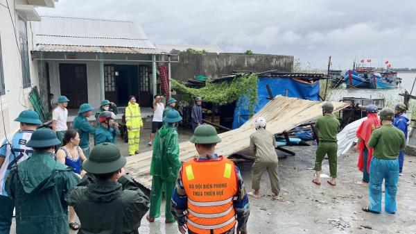 Lốc xoáy, mưa lớn gây nhiều thiệt hại tại Thừa Thiên - Huế