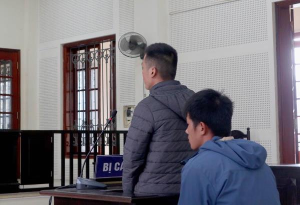 Nhận hối lộ để hợp thức hóa hồ sơ cải tạo xe tải