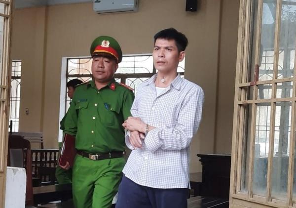 Bị la rầy, gã con rể đâm cha vợ trọng thương