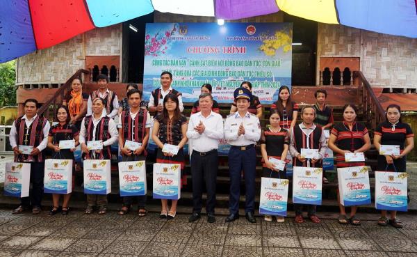 Những việc làm nghĩa tình mang tên Cảnh sát biển