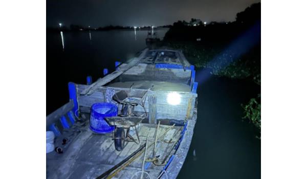 Liên tiếp bắt giữ cát tặc