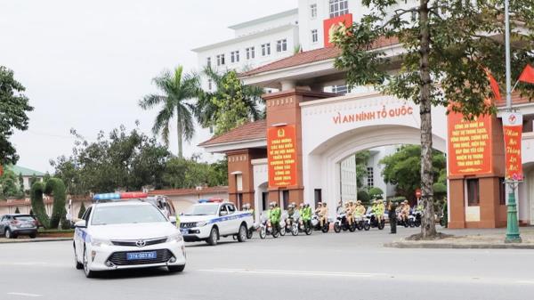 Công an tỉnh Nghệ An ra quân Tổ 373 tuần tra vũ trang