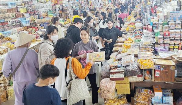 Hơn 700 khách Trung Quốc đến Đà Nẵng bằng tàu biển