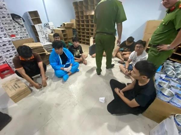 Triệt phá đường dây sản xuất, buôn bán sữa giả các thương hiệu nổi tiếng quy mô lớn