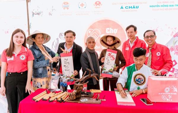 Chợ Tết Nhân ái ở vùng cách mạng Sơn - Cẩm - Hà