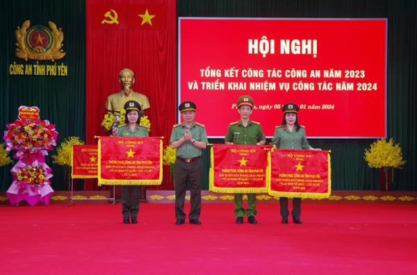 Gần 1.200 tập thể, cá nhân thuộc Công an tỉnh Phú Yên được các cấp biểu dương, khen thưởng