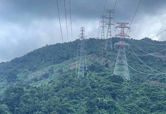 Đóng điện giai đoạn 2 Dự án đường dây 220kV Nha Trang-Tháp Chàm cung đoạn từ Nha Trang đến Cam Ranh