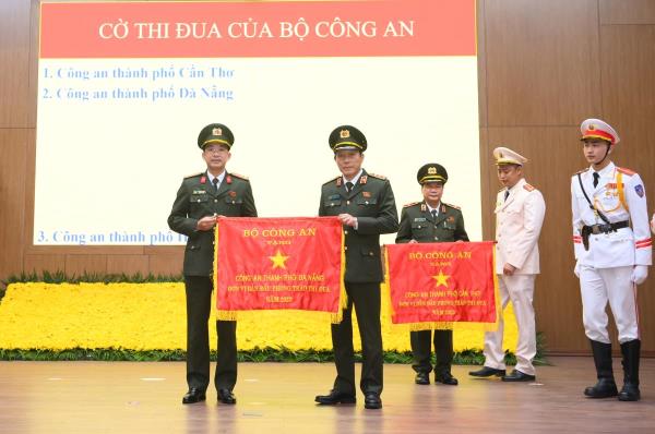 Xứng đáng là thanh bảo kiếm bảo vệ Đảng, chính quyền và nhân dân thành phố