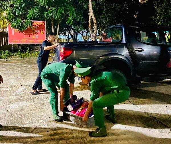 Lực lượng Bộ đội biên phòng tạm giữ gần 400 bình khí cười