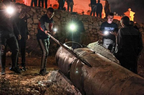 Iran tấn công tên lửa vào Israel, leo thang bất ổn Trung Đông