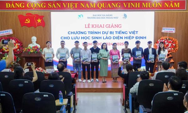 Khai giảng Chương trình Dự bị tiếng Việt  cho lưu học sinh Lào diện Hiệp định năm 2024