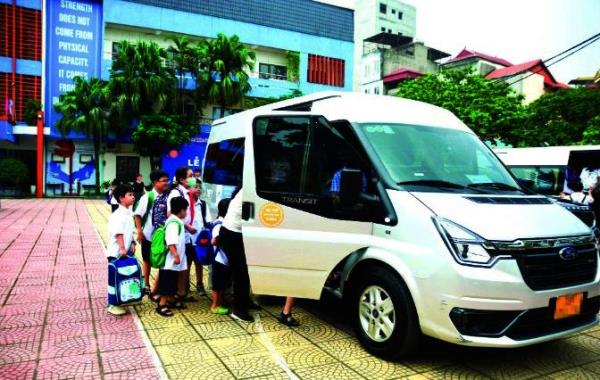 Tuyên truyền quy định mới về đảm bảo an toàn cho trẻ em trên ô-tô khi tham gia giao thông